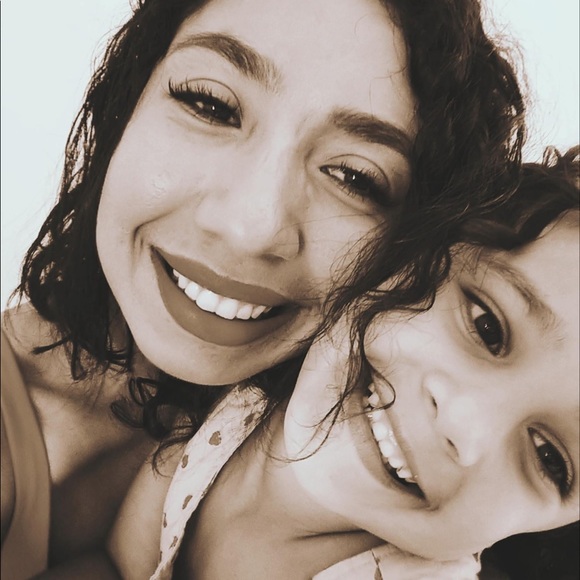 Meet your Posher, Amelia - Picture 1 of 1